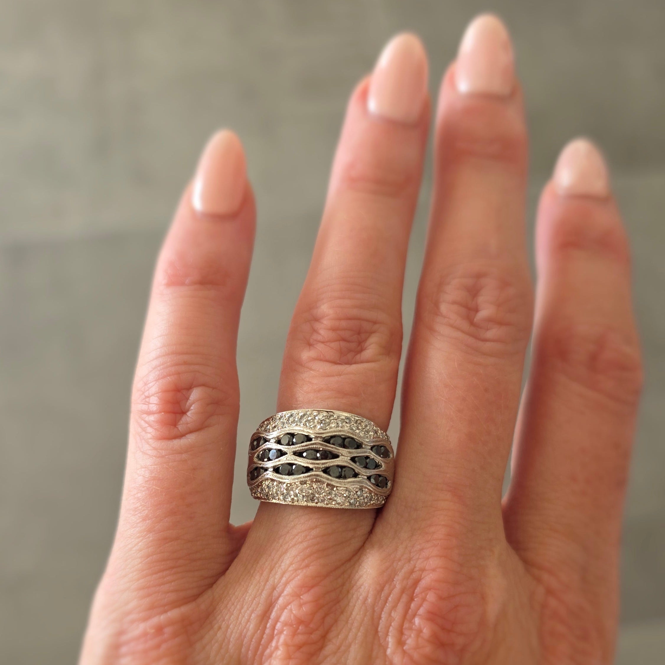 14k-white-gold-black-and-white-diamond-wave-ring-carrie-balance-contrast-eterling