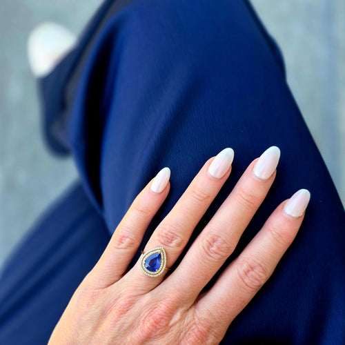 14k-yellow-gold-natural-pear-sapphire-diamond-halo-ring (5)