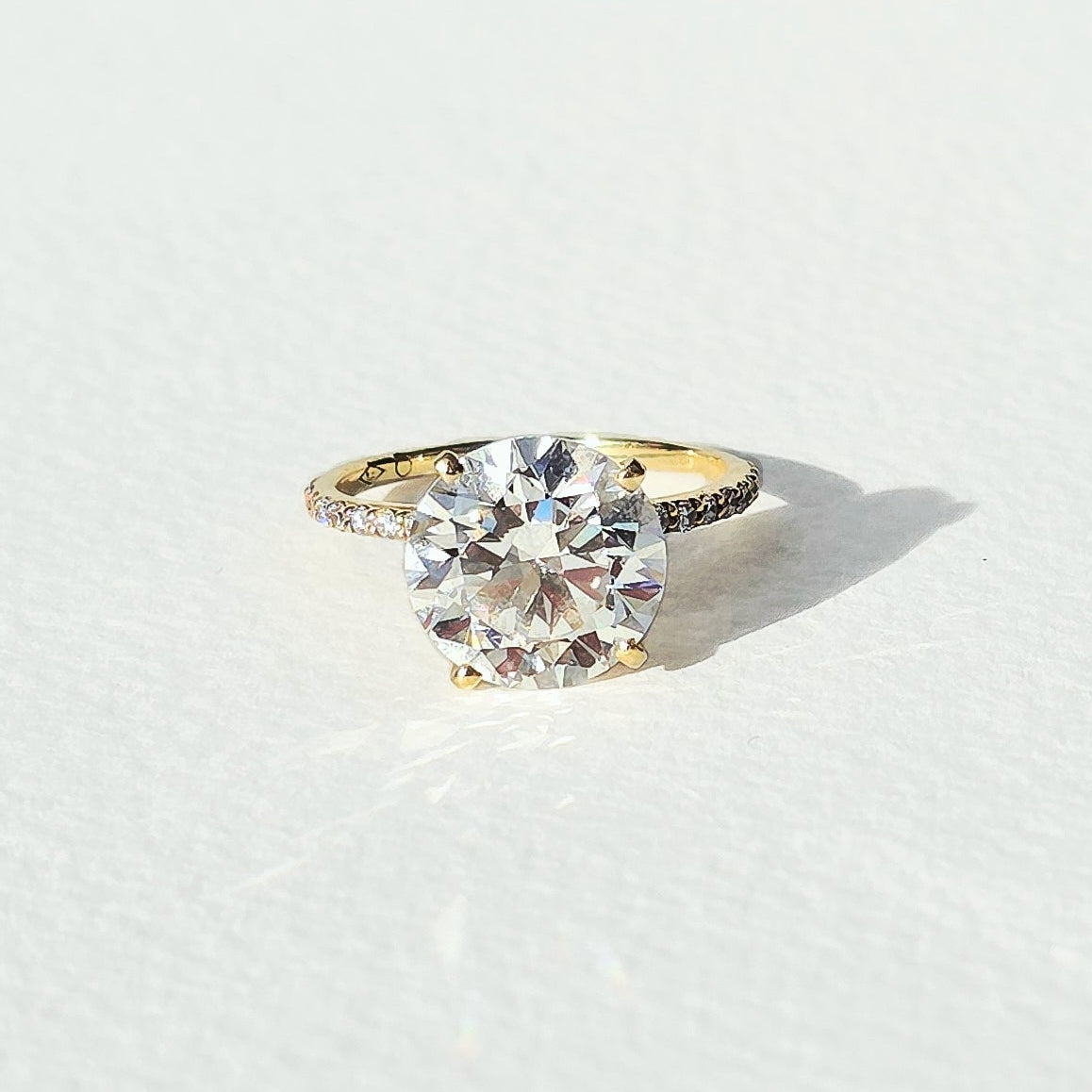 lab-grown-diamond-engagement-ring-4ct-round-yellow-gold-ethical-jewelry-handmade-IGI-certified