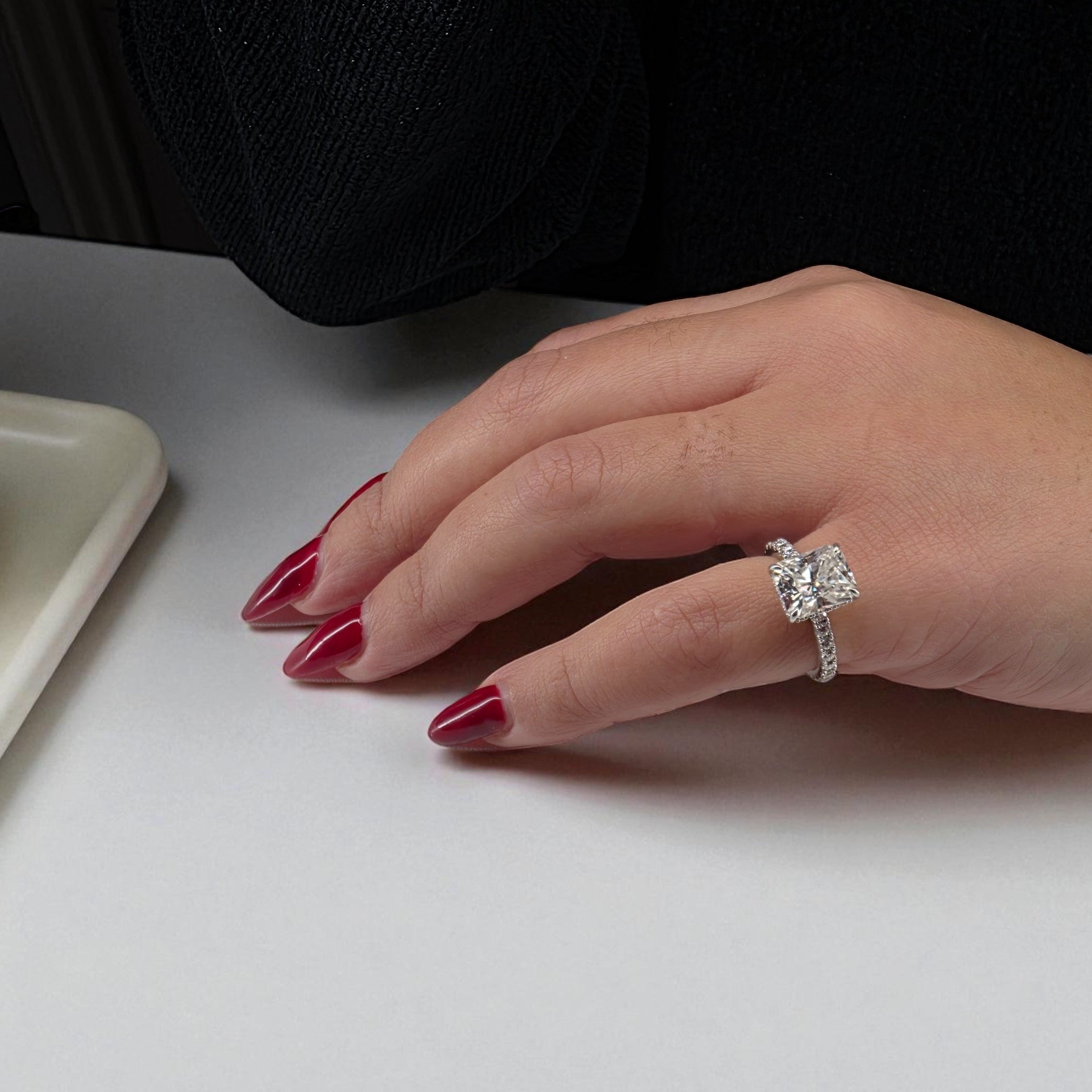 925-sterling-silver-4ct-radiant-cut-moissanite-halo-pave-ring-diva-modern-glamour-radiant-brilliance-eterling