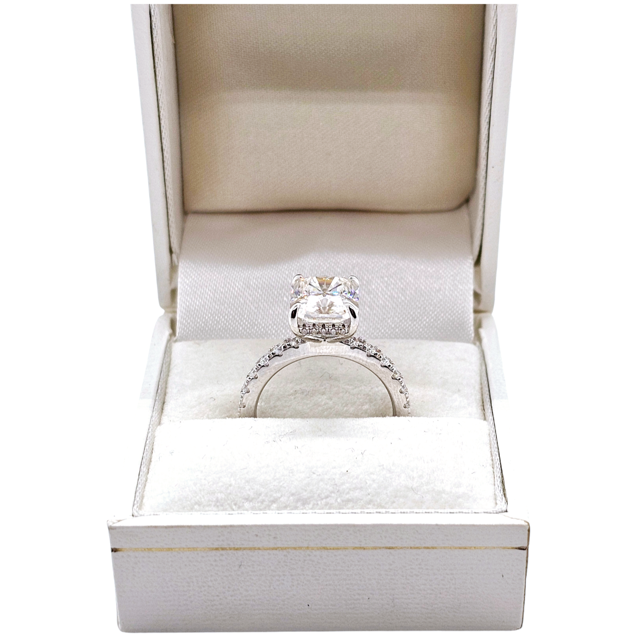 925-sterling-silver-4ct-radiant-cut-moissanite-halo-pave-ring-diva-modern-glamour-radiant-brilliance-eterling