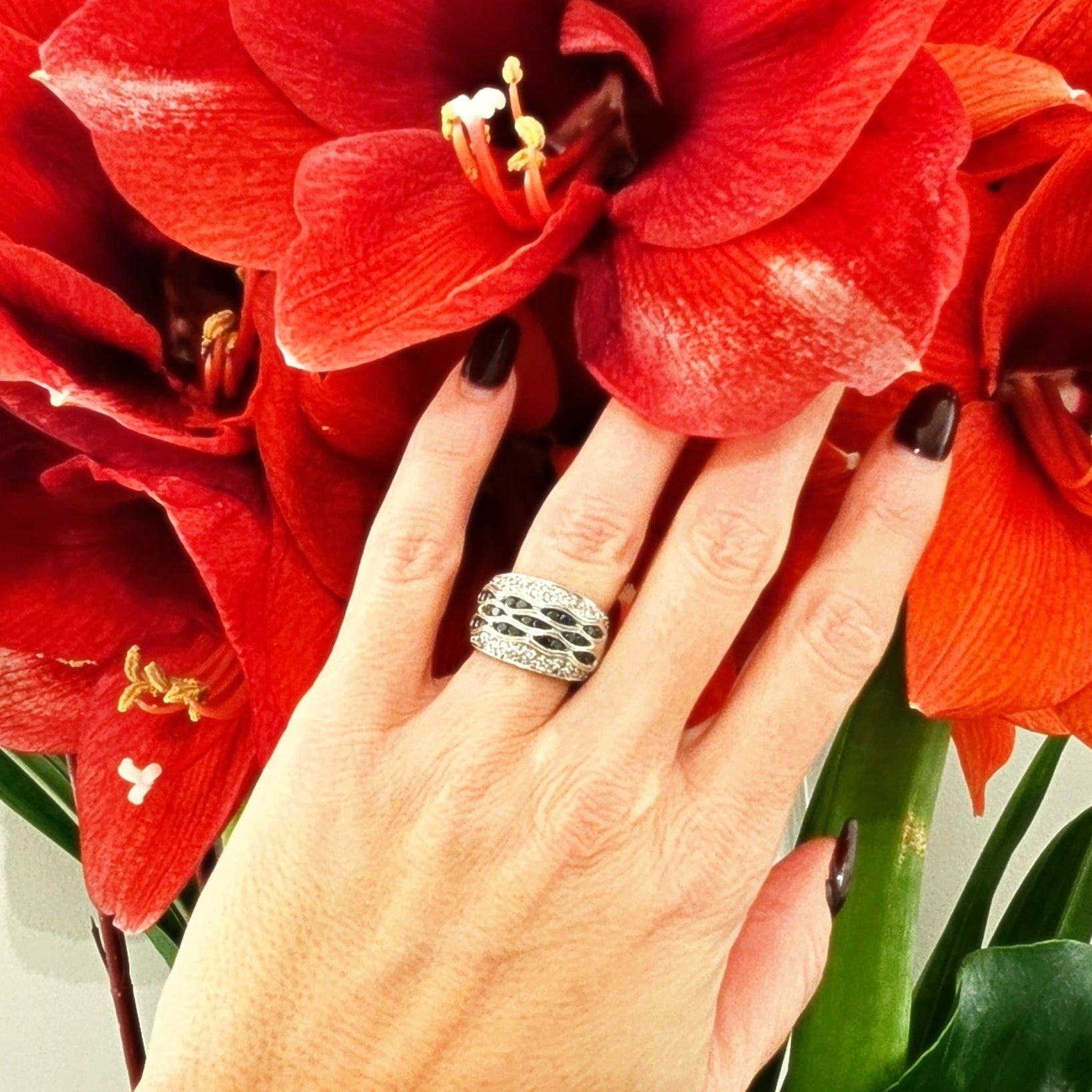 Carrie - White and Black Diamond Pavé Ring