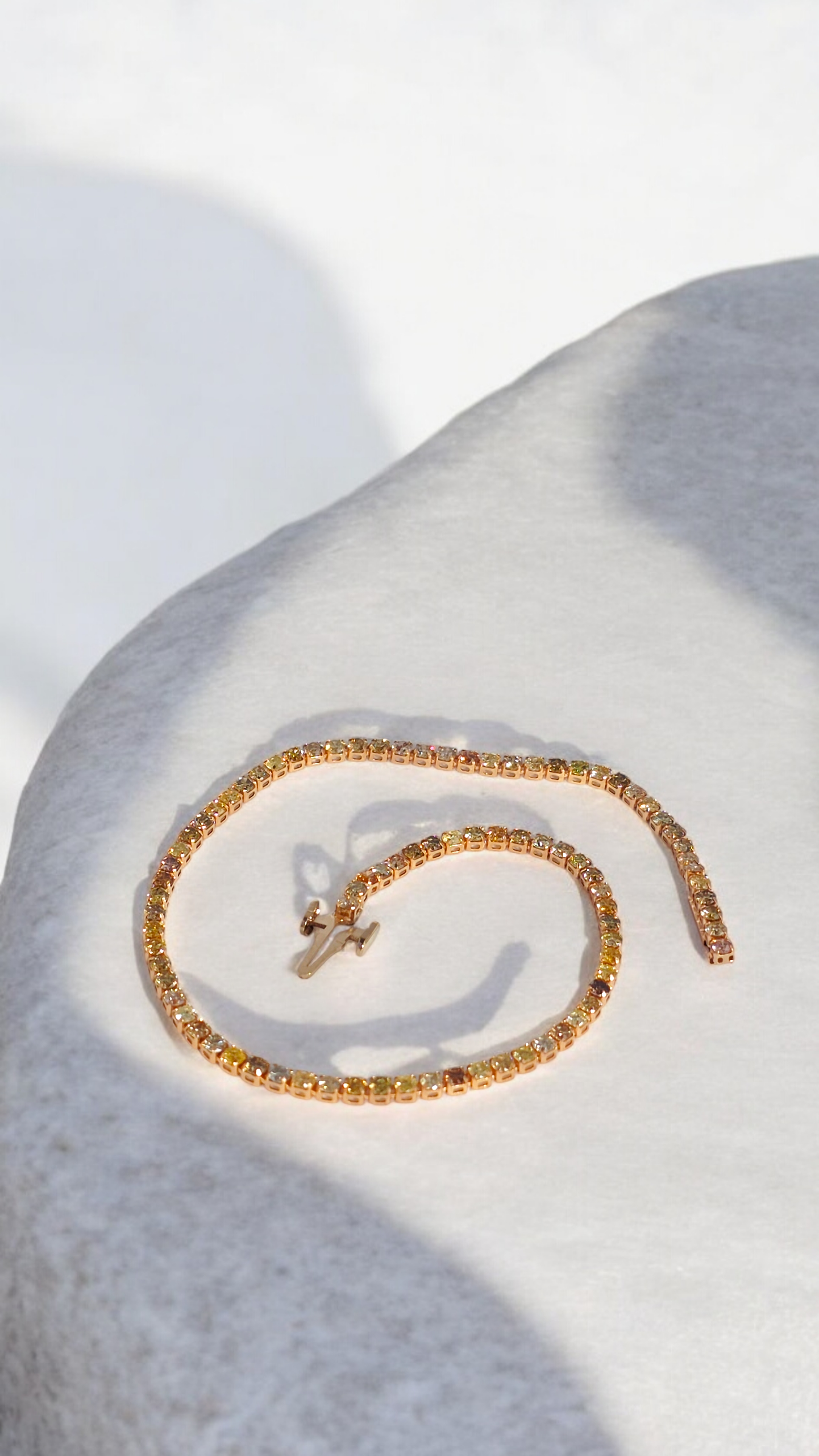 Bracelet tennis aux diamants champagne naturels