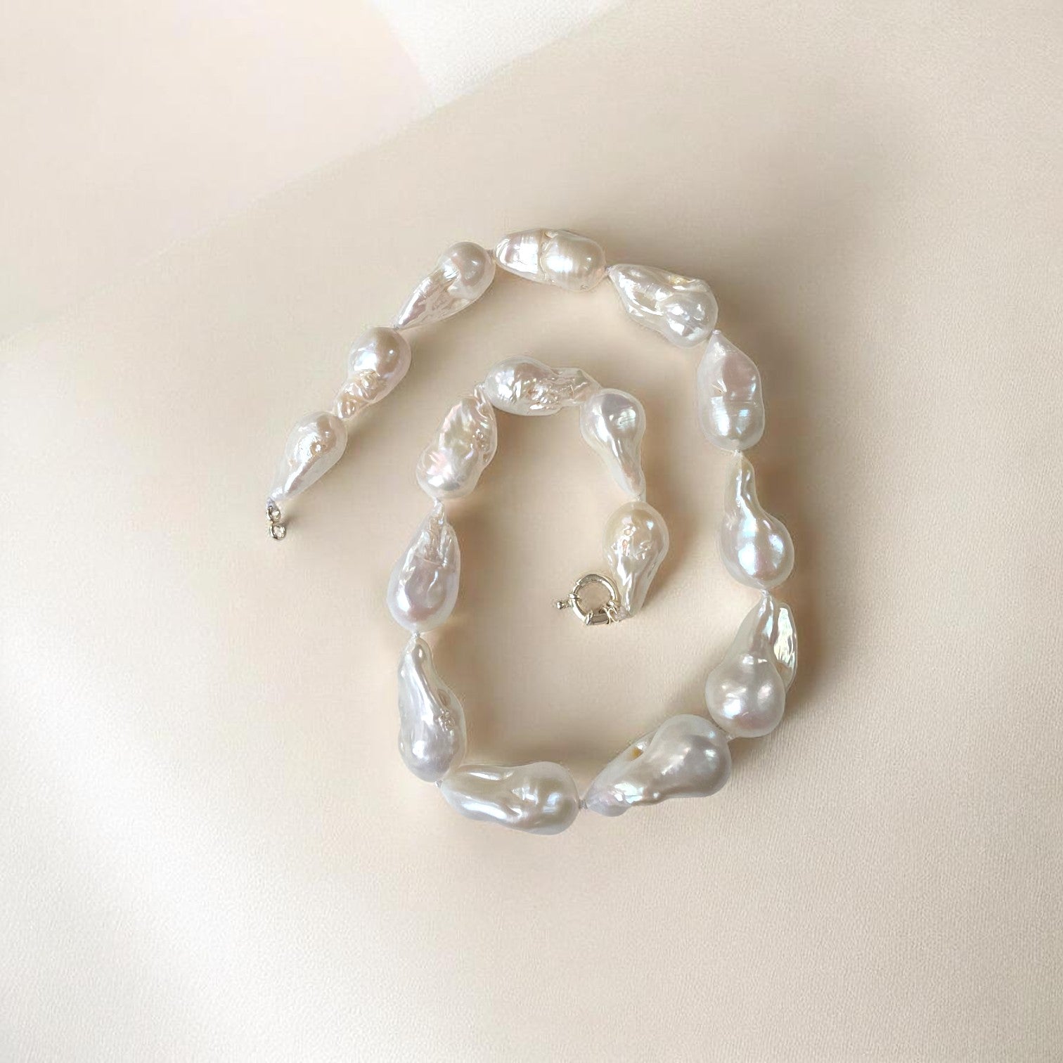 eterling-oversized-baroque-pearl-necklace-natural-white (13)