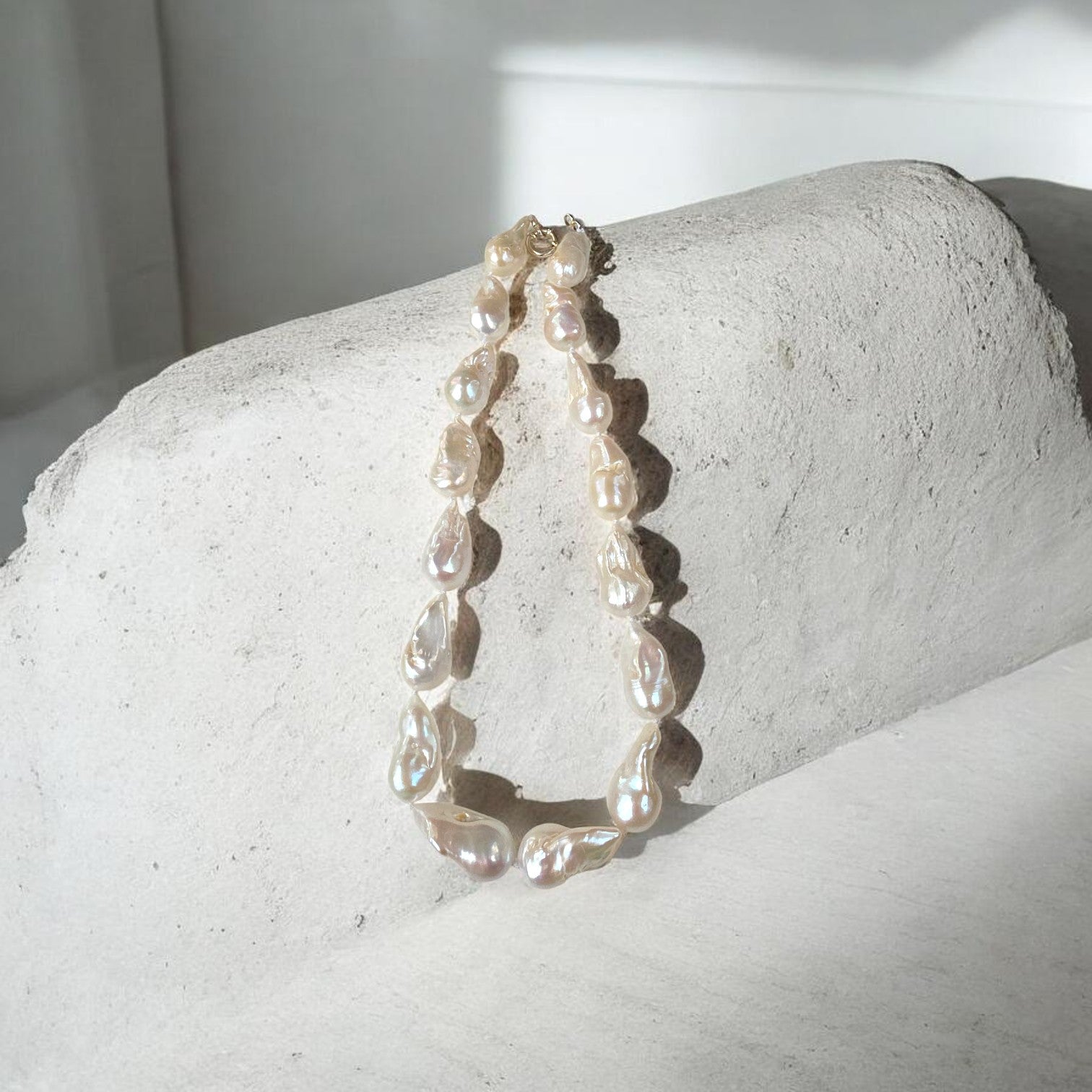 eterling-oversized-baroque-pearl-necklace-natural-white (13)