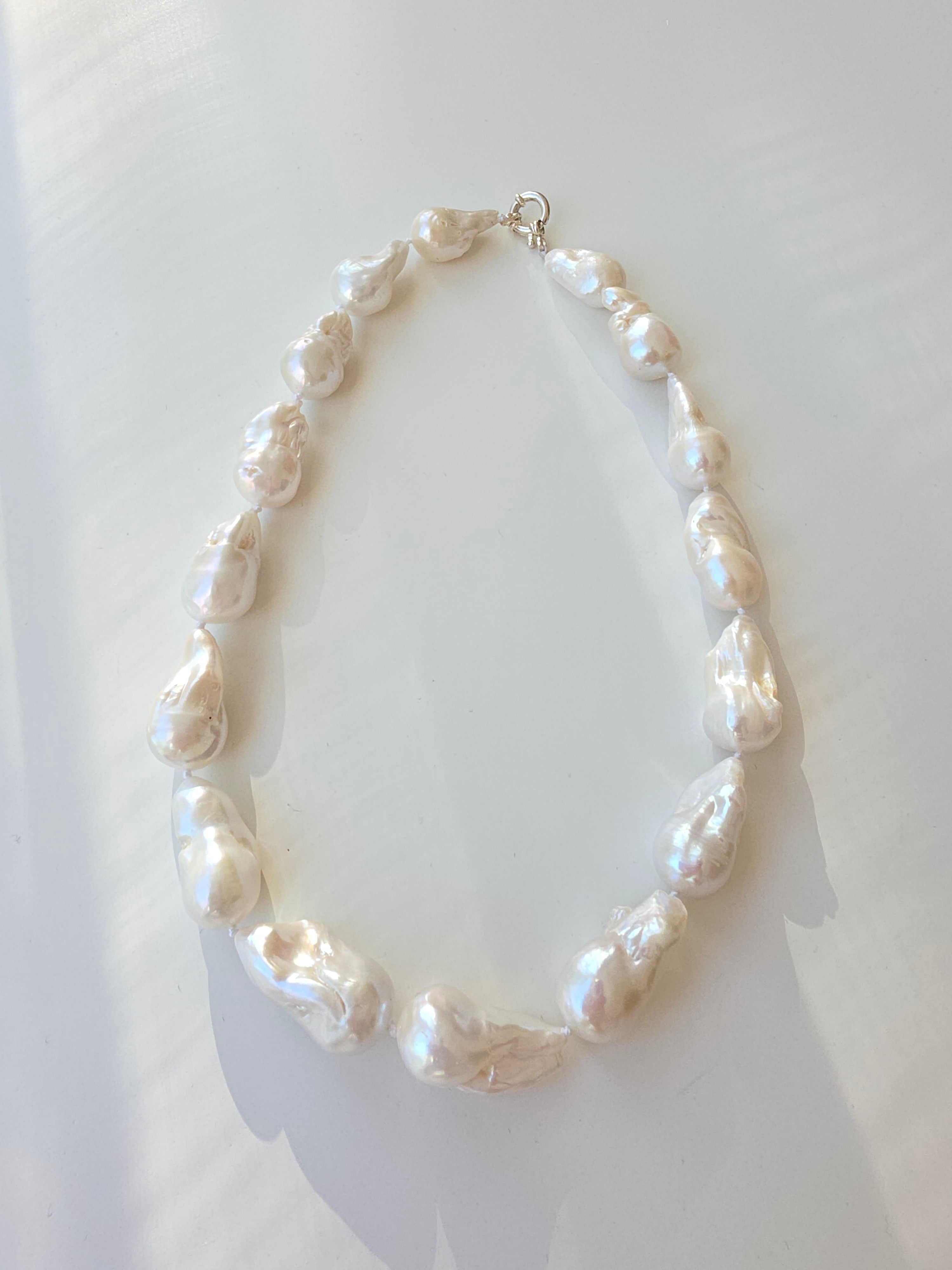 eterling-oversized-baroque-pearl-necklace-natural-white (11)