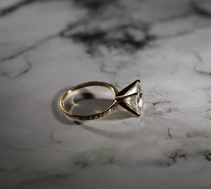 lab-grown-diamond-engagement-ring-4ct-round-yellow-gold-ethical-jewelry-handmade-IGI-certified-_2_ecf9151f-0153-4132-9dad-144b627a0e7e