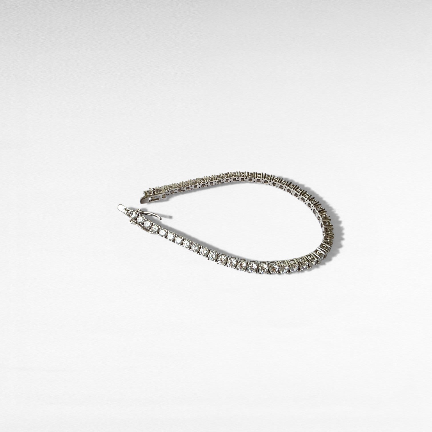 lumiere-tennis-bracelet-sterling-silver-moissanite-2mm-eterling