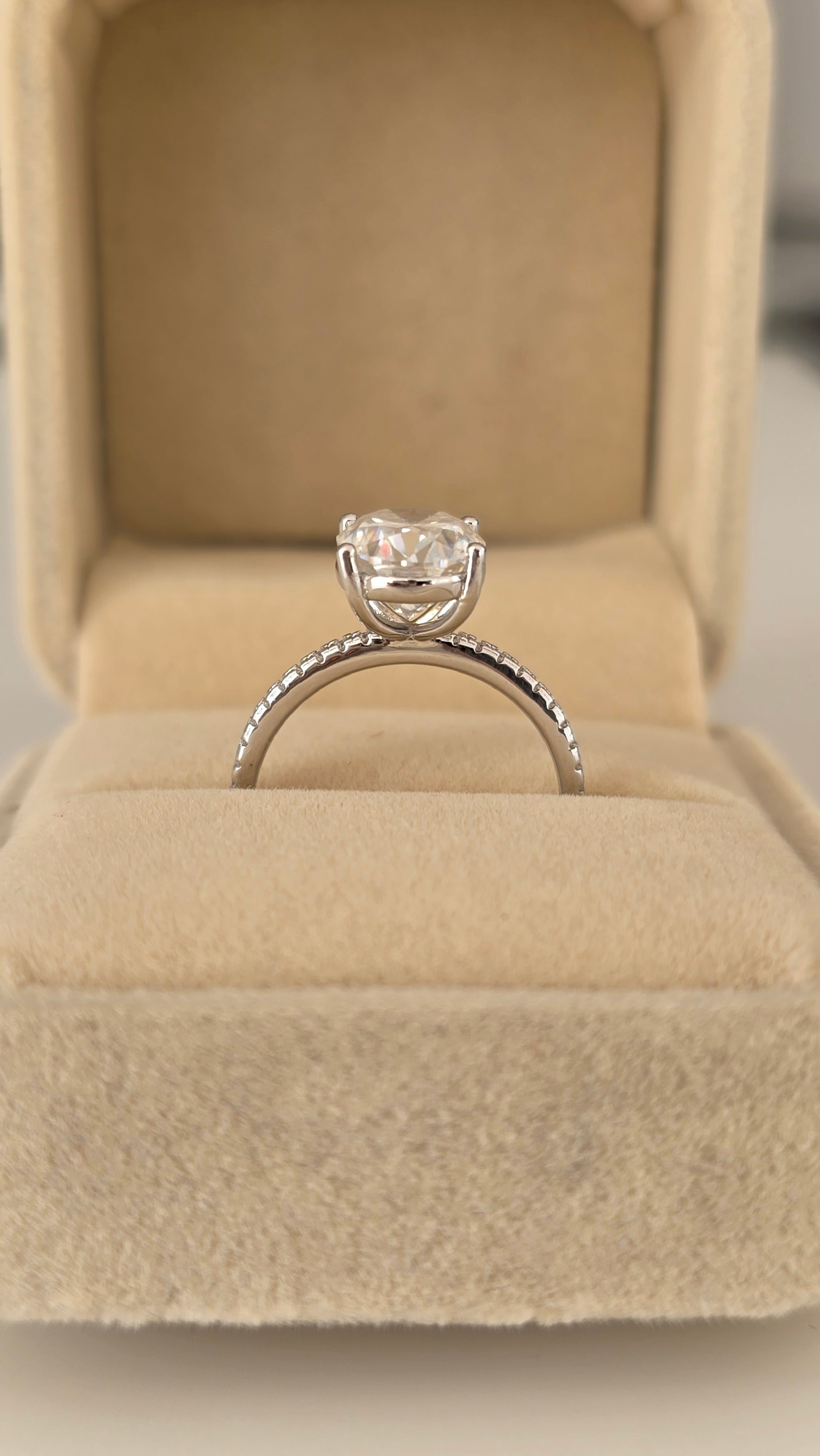 moonlight-oval-3ct-moissanite-ring-sterling-silver