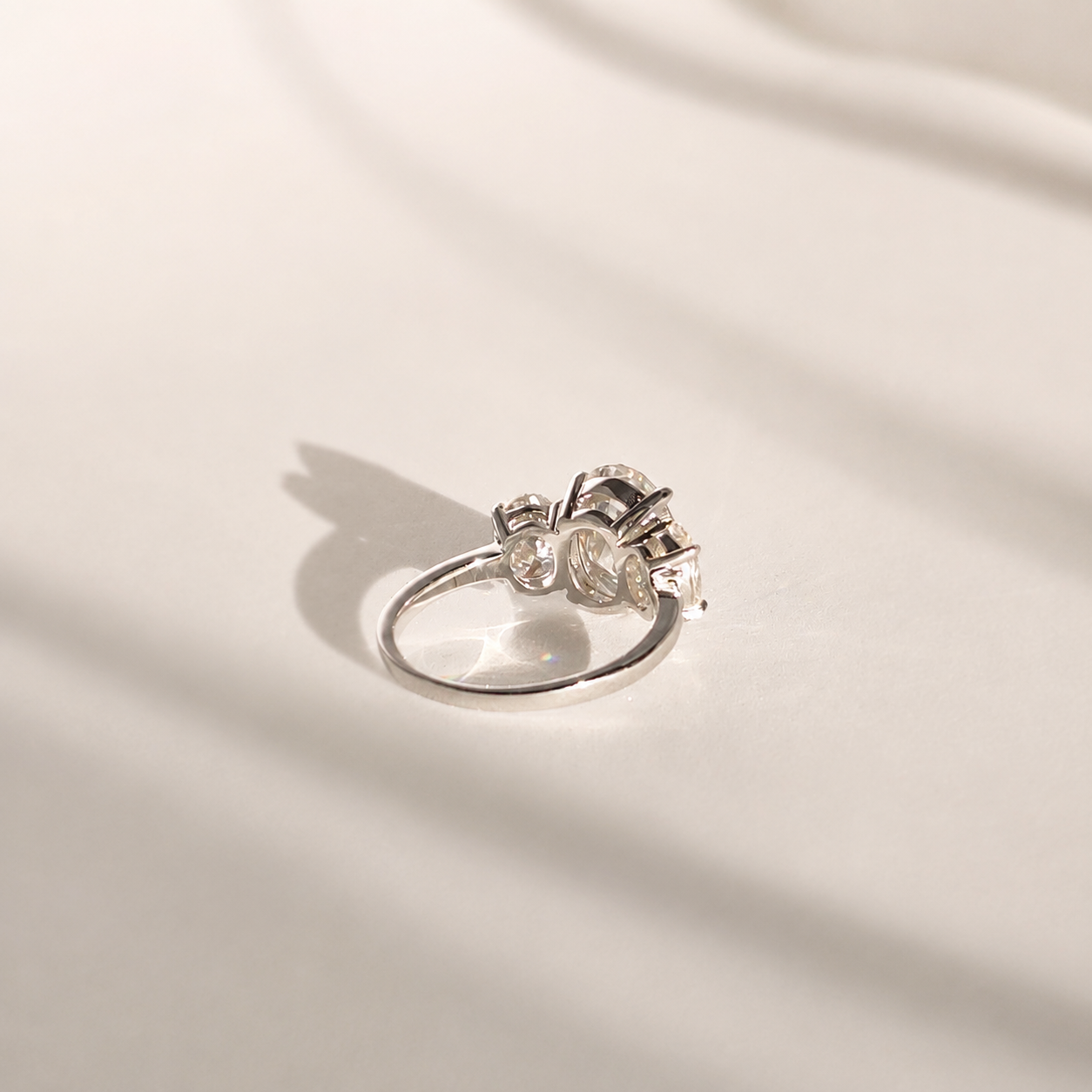 ovalia-trilogy-6ct-oval-moissanite-engagement-travel-ring-silver