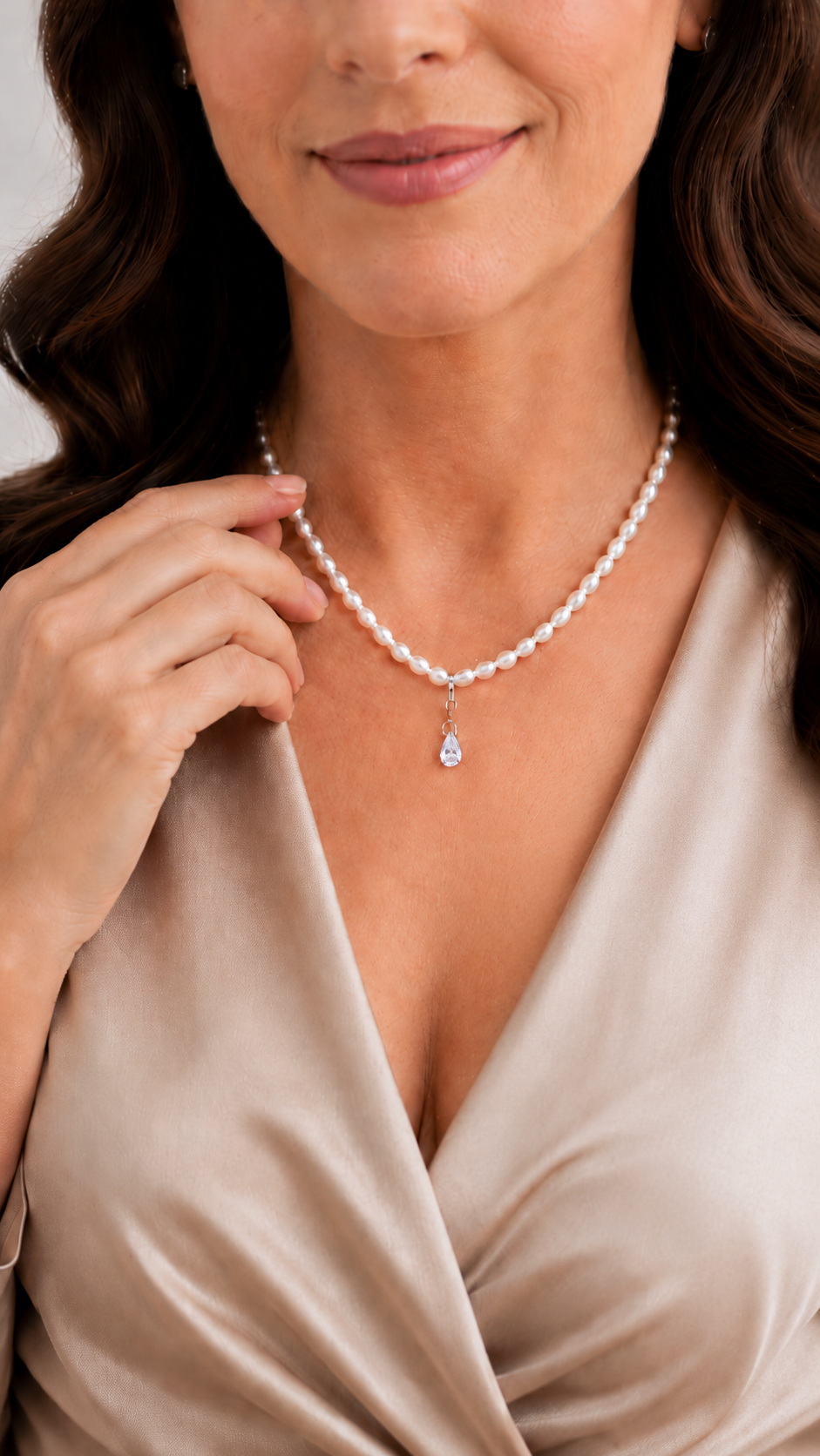 pear-cut-moissanite-necklace-silver-or-pearl-collier-moissanite-poire-argent-ou-perles (1)