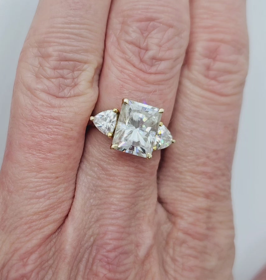 Diva Gold - Exclusive Moissanite Trilogy Engagement Ring