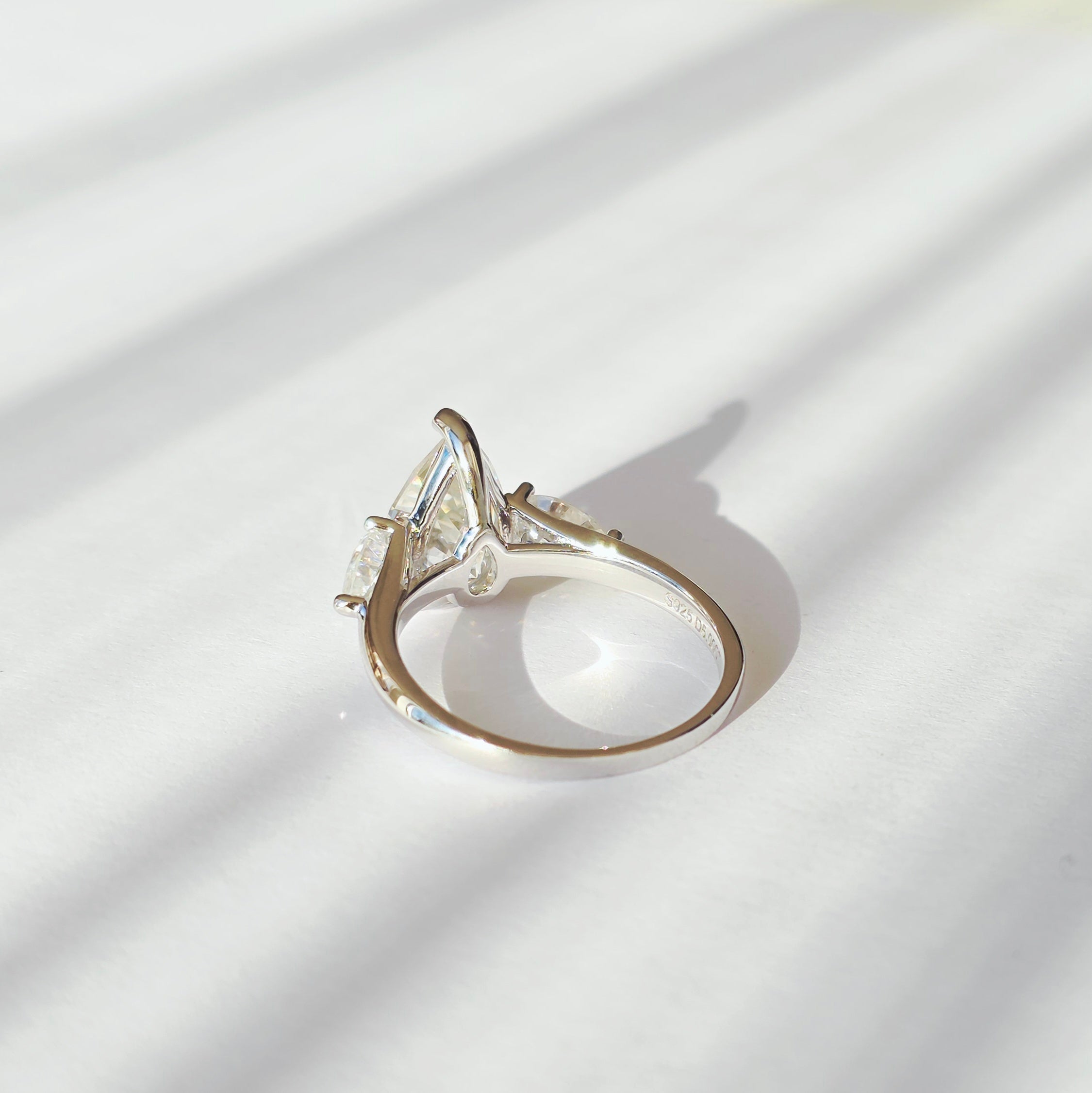 princess-4ct-pear-cut-moissanite-solitaire-ring-sterling-silver_3