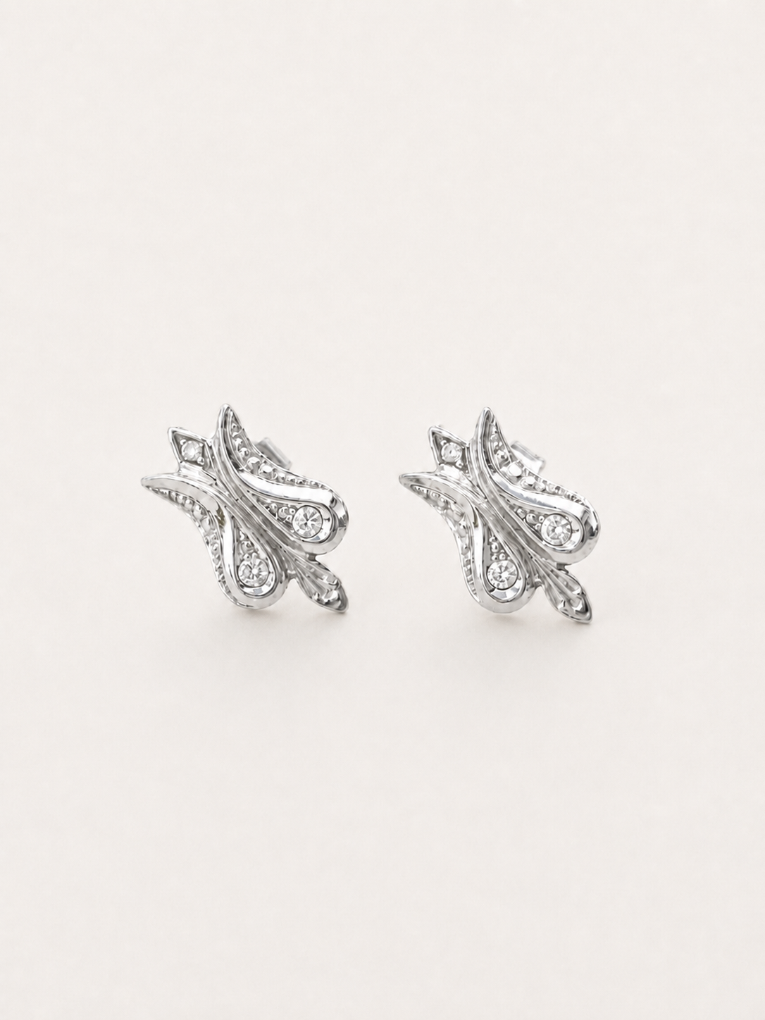 tulip-14k-white-gold-diamond-floral-earrings-eterling