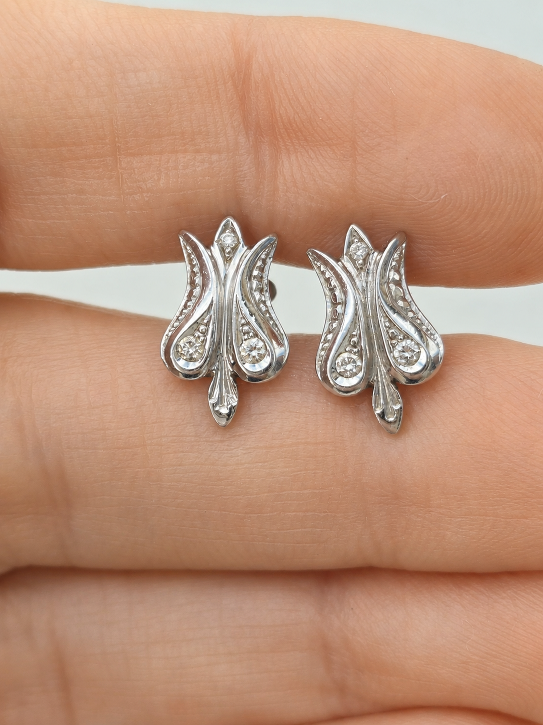 tulip-14k-white-gold-diamond-floral-earrings-eterling